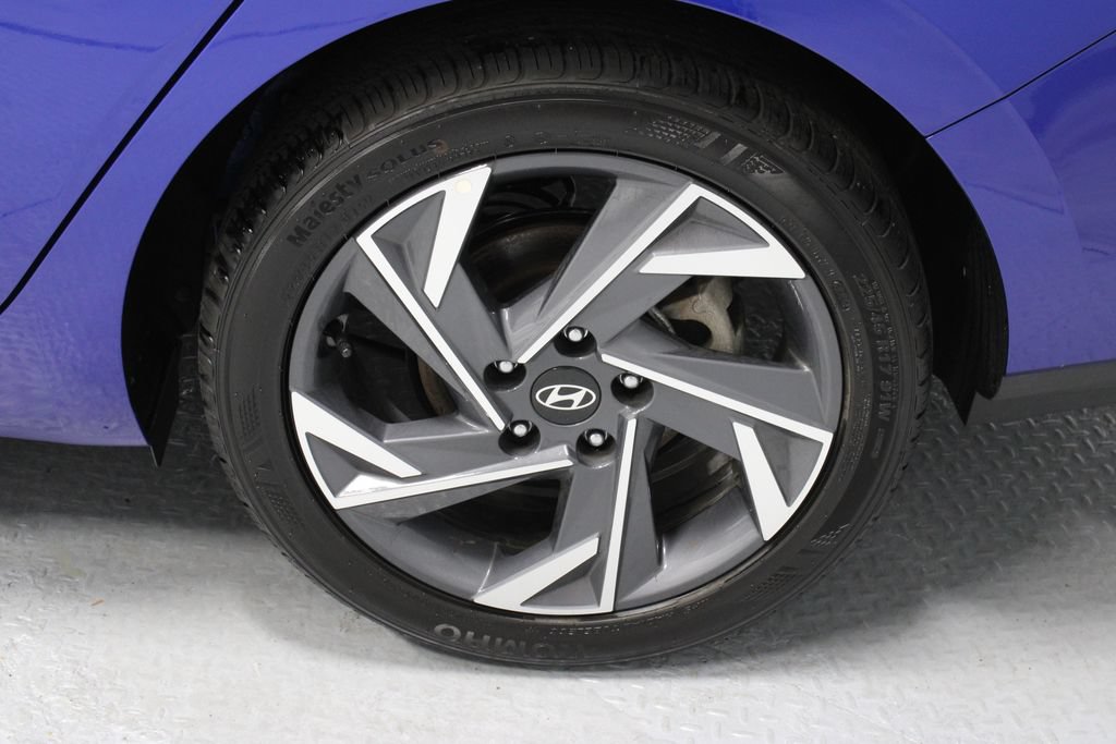 Used 2025 Hyundai Elantra Sport FWD image 18