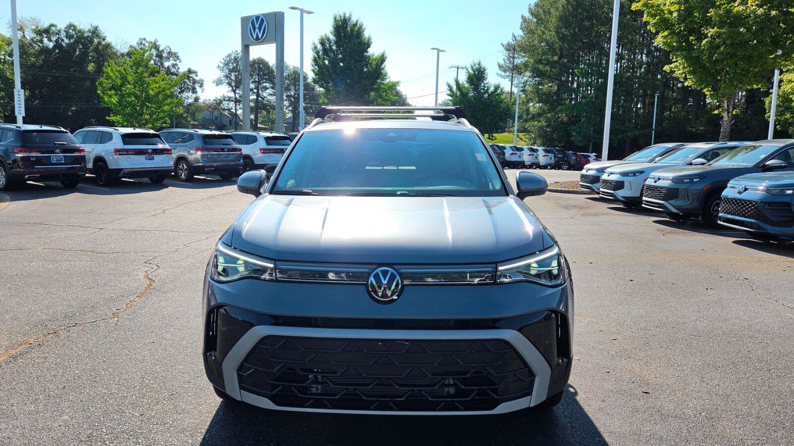 Certified 2025 Volkswagen Taos SEL w/ Black Wheel Plus Package AWD/4WD image 8