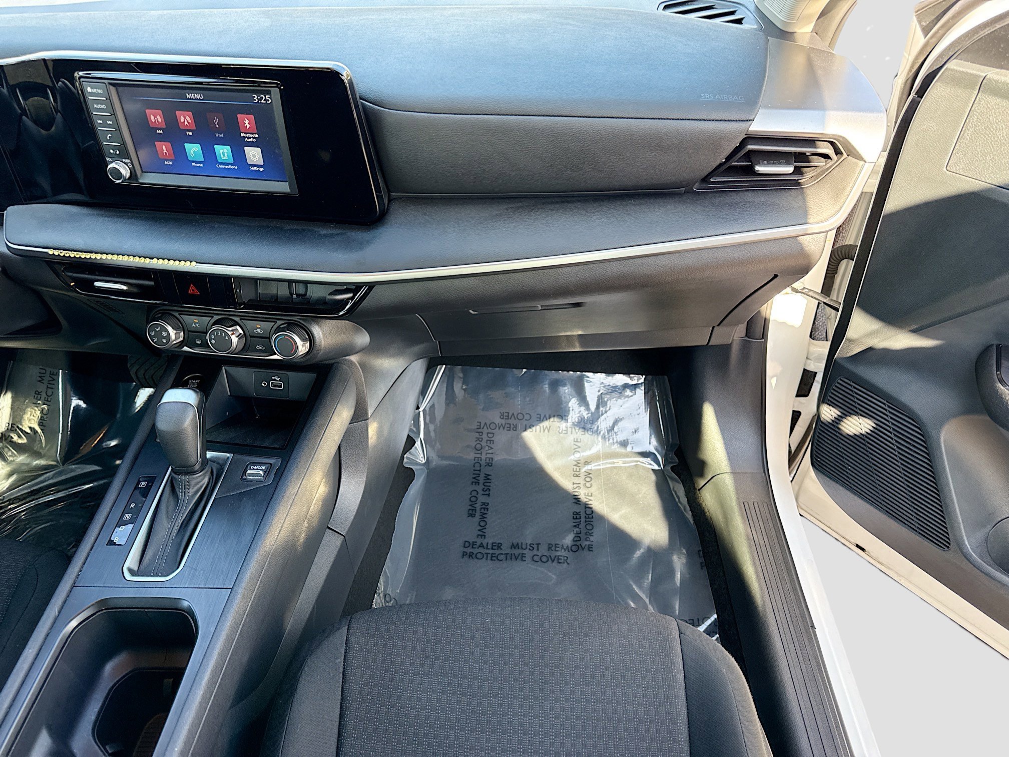 Used 2025 Nissan Kicks S image 17