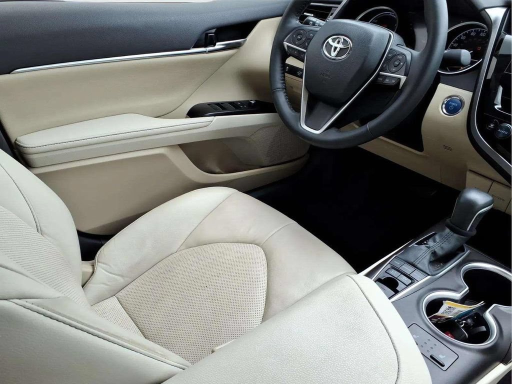 Used 2024 Toyota Camry XLE w/ Cold Weather Package FWD image 11