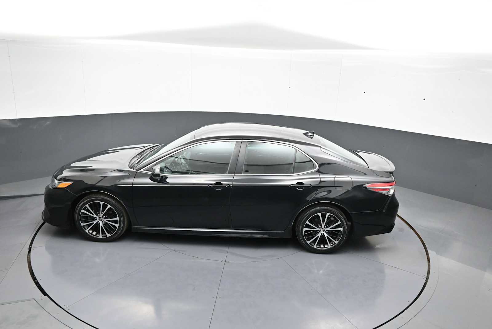 Certified 2019 Toyota Camry SE w/ Convenience Package FWD image 40