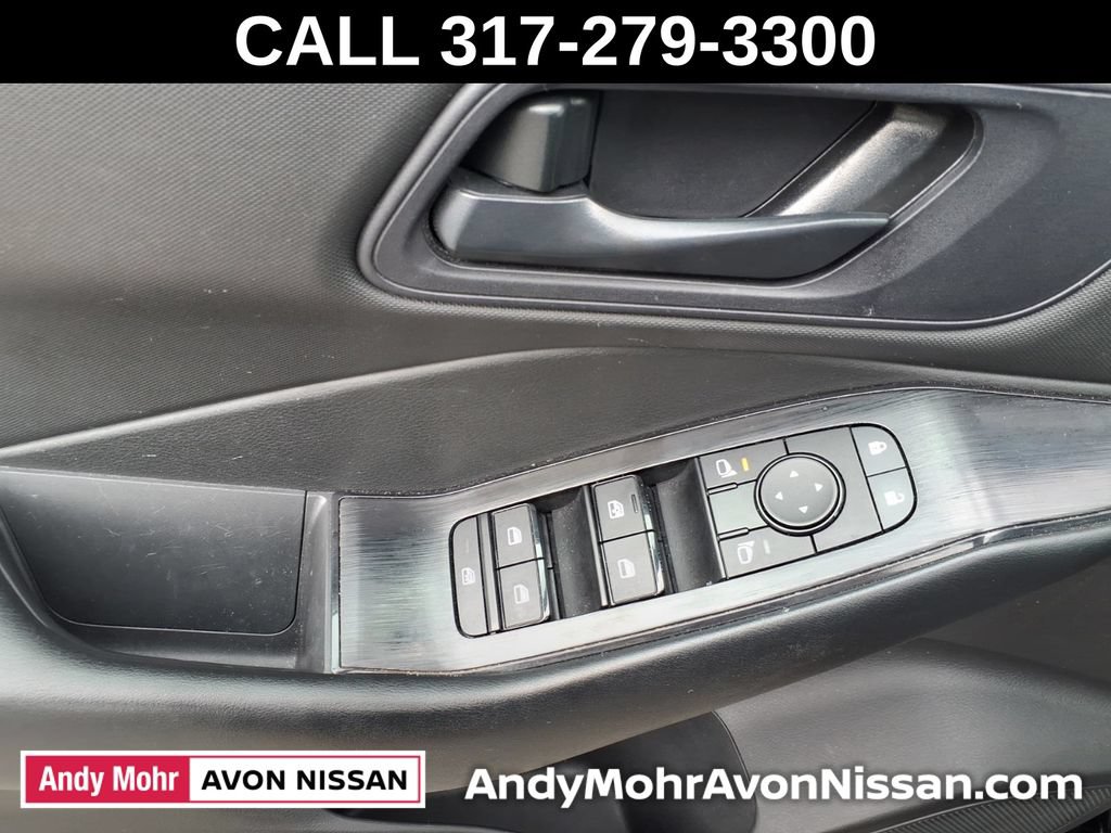 Used 2024 Nissan Rogue S FWD image 13