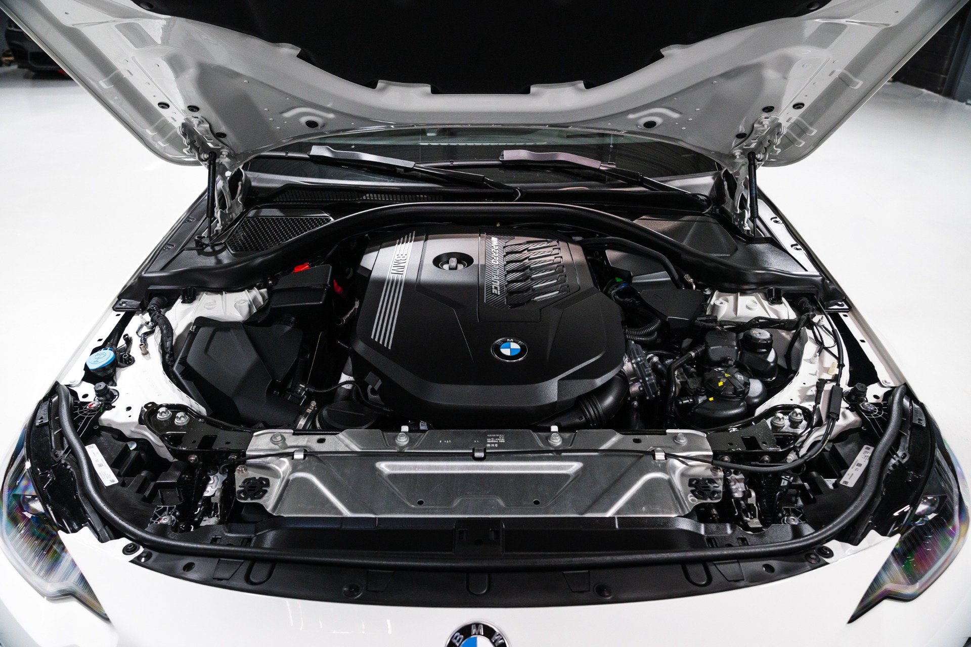 Used 2025 BMW M240i xDrive Coupe AWD/4WD image 35
