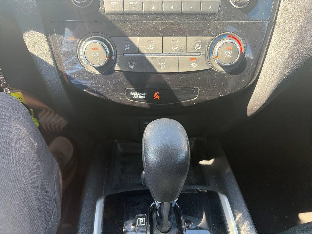Used 2016 Nissan Rogue S AWD/4WD image 21
