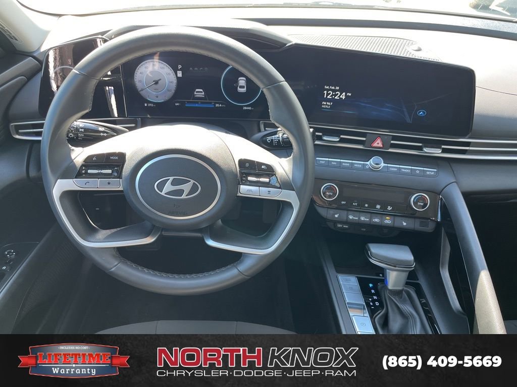 Used 2025 Hyundai Elantra SEL image 13