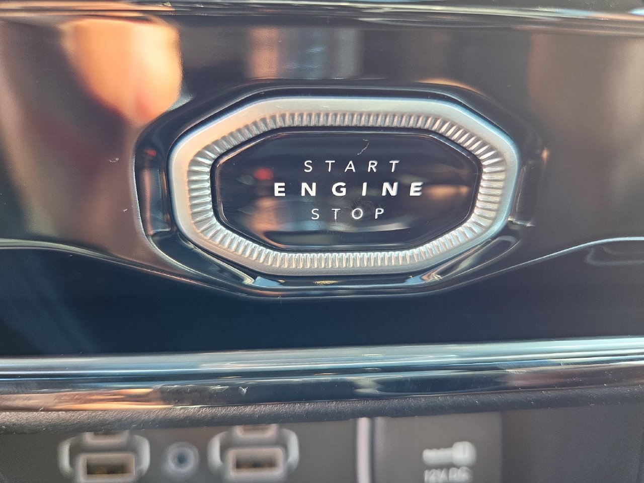 New 2027 Jeep Grand Cherokee Limited AWD/4WD image 13