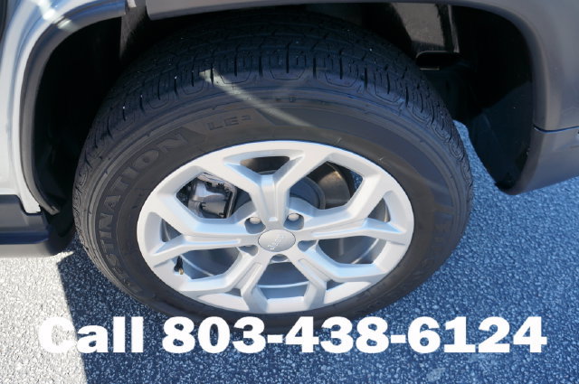 Used 2024 Jeep Compass Latitude AWD/4WD image 13