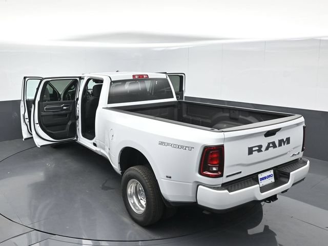 New 2026 RAM 3500 Big Horn AWD/4WD image 52