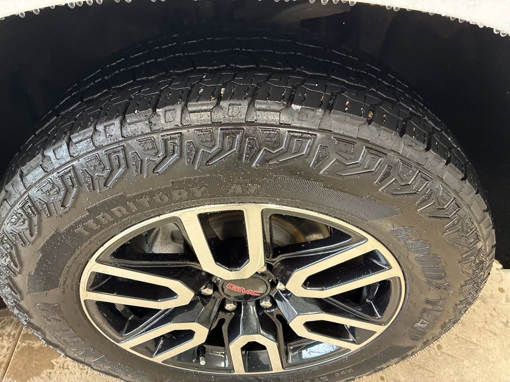 Used 2021 GMC Yukon AT4 w/ Rear Media and Nav Package image 10