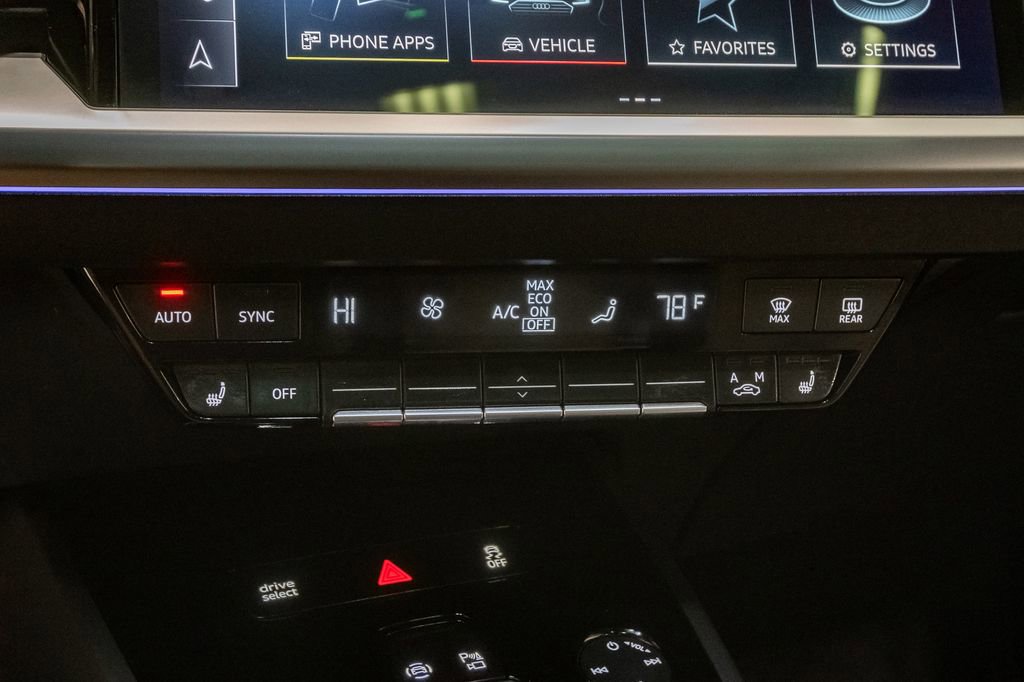 Used 2024 Audi Q4 e-tron Prestige AWD/4WD image 22