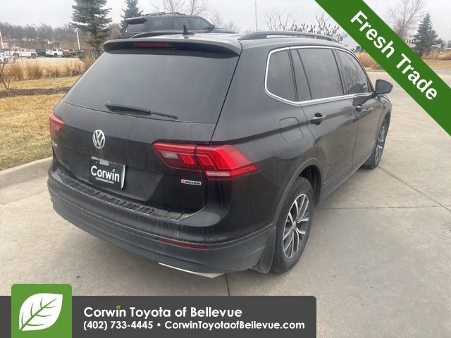 Used 2019 Volkswagen Tiguan SE w/ Panoramic Sunroof Package image 3