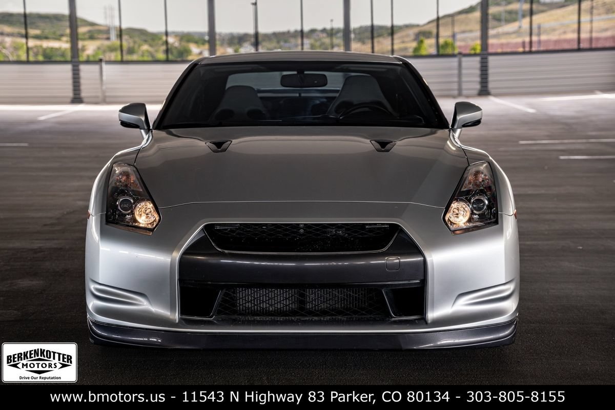 Used 2009 Nissan GT-R Premium AWD/4WD image 2