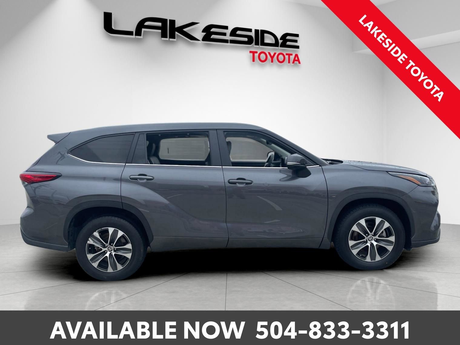 Used 2023 Toyota Highlander XLE image 7