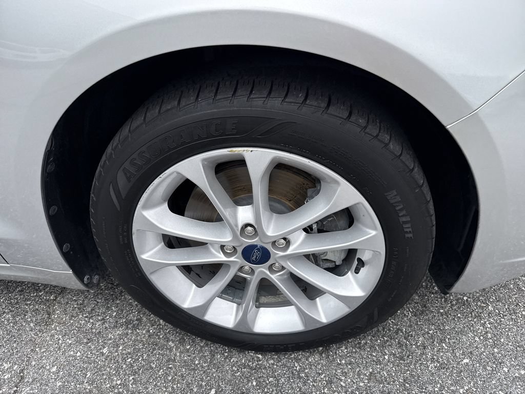 Used 2019 Ford Fusion Energi Titanium FWD image 12