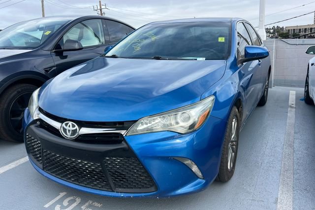 Used 2017 Toyota Camry SE FWD image 1