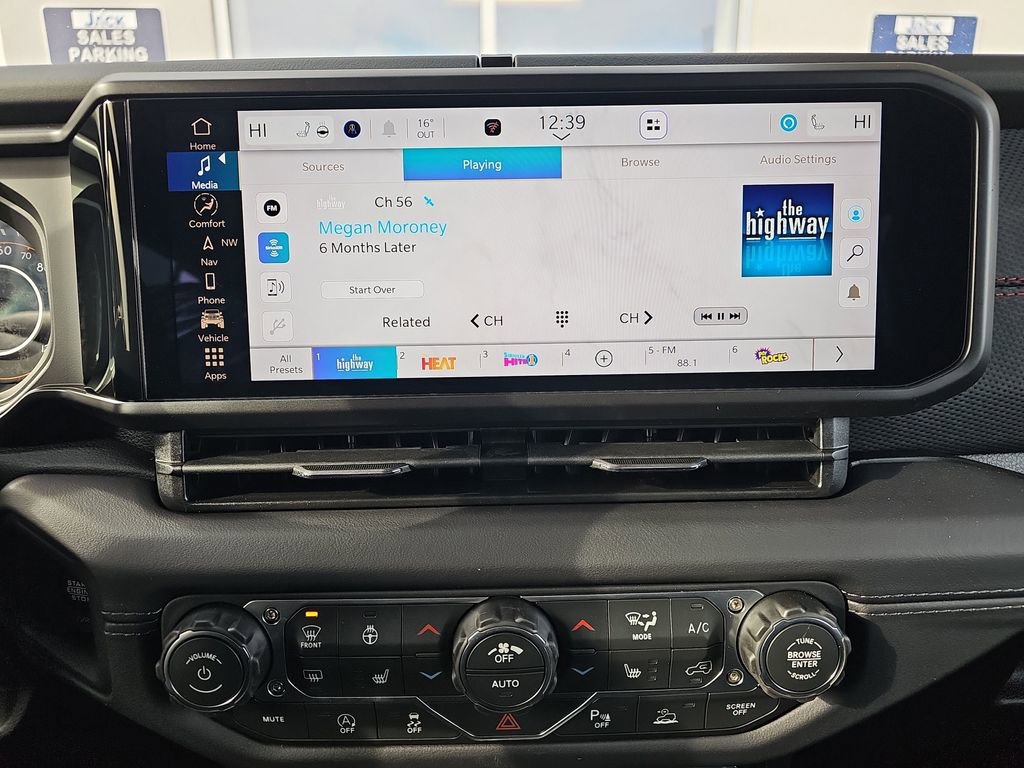 New 2026 Jeep Wrangler Unlimited Rubicon w/ Safety Group AWD/4WD image 20