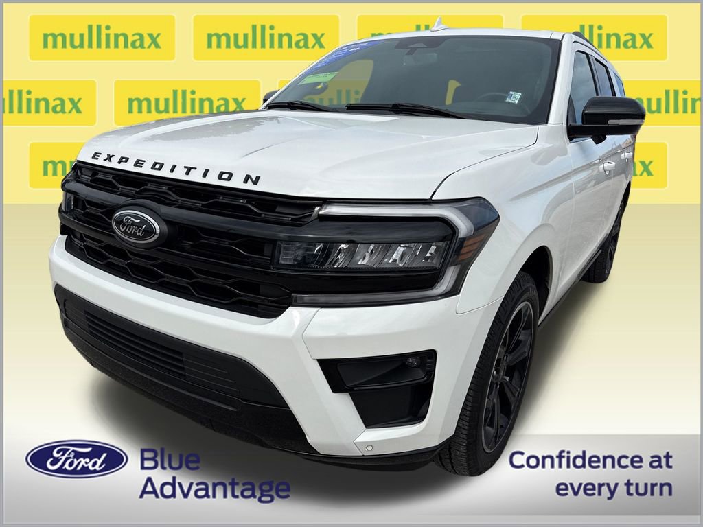 Used 2023 Ford Expedition Limited image 11