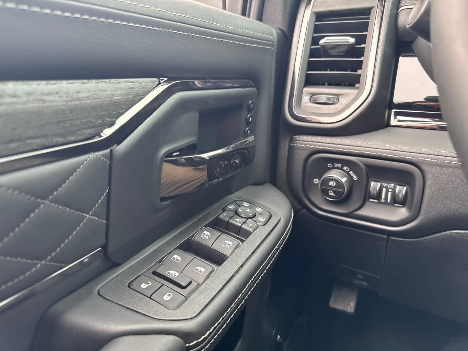 New 2026 RAM 3500 Limited image 22