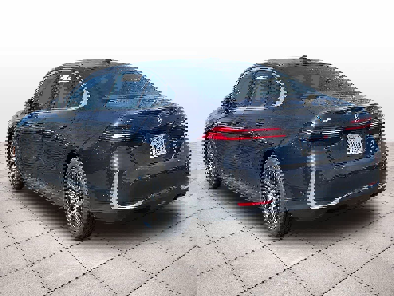 Used 2024 BMW i5 eDrive40i w/ Premium Package image 13