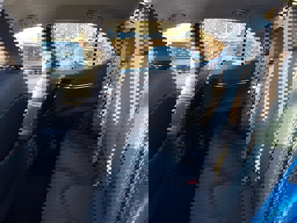 Used 2020 Toyota Camry XLE image 20