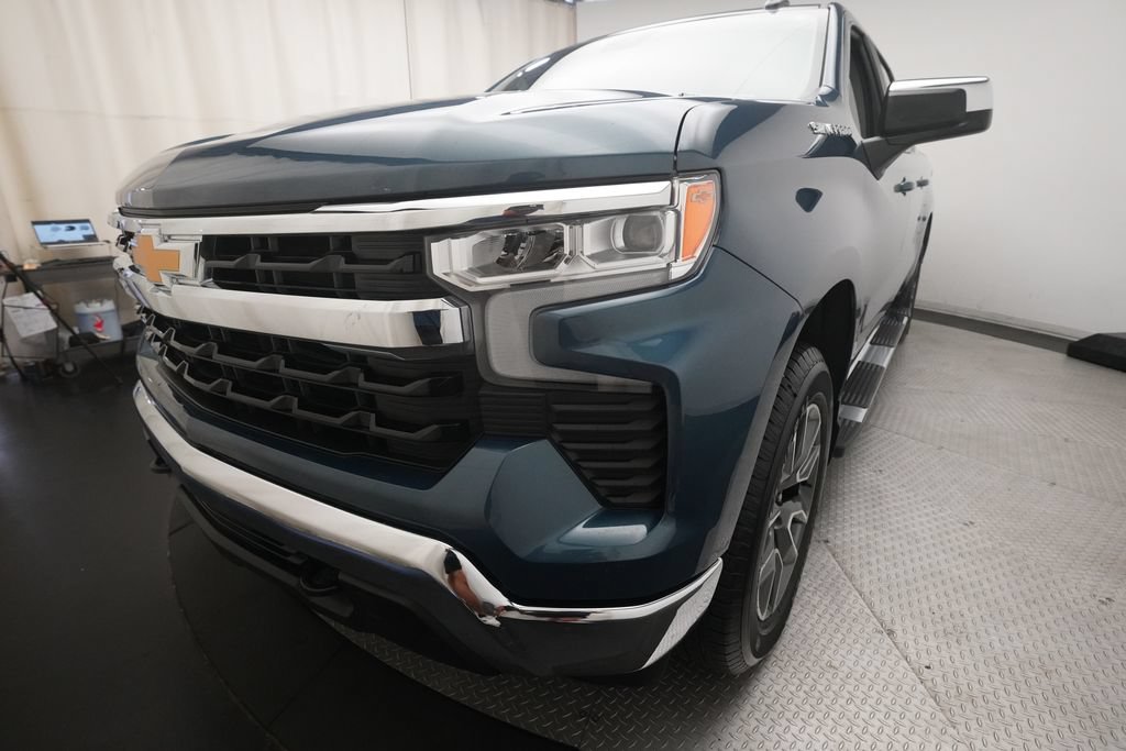 Used 2024 Chevrolet Silverado 1500 LT AWD/4WD image 12