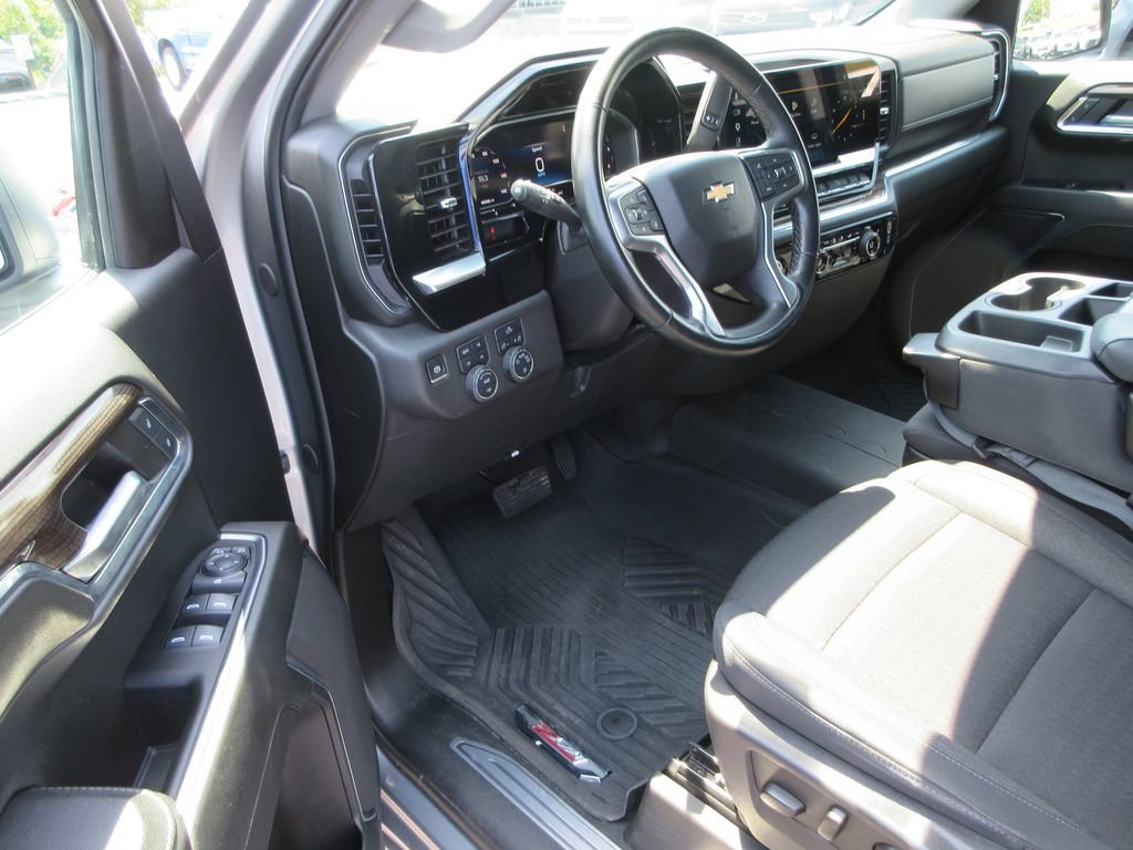 Certified 2024 Chevrolet Silverado 1500 LT AWD/4WD image 15