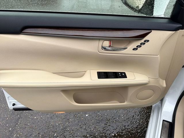 Used 2015 Lexus ES 350 w/ Premium Package image 19