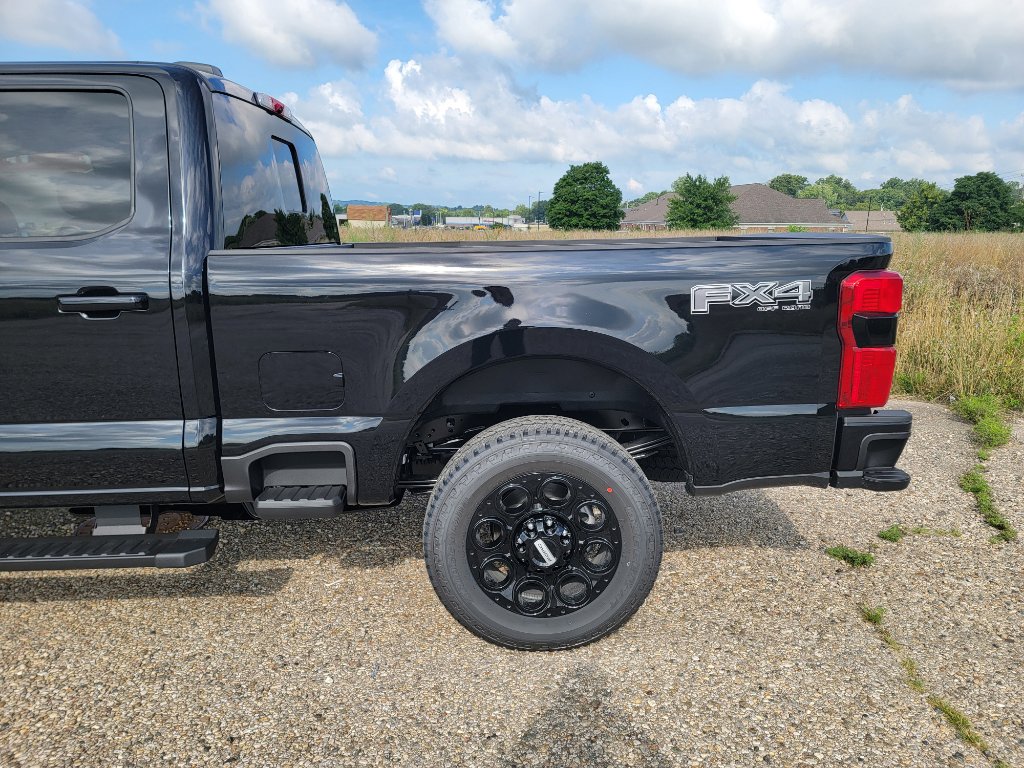 New 2025 Ford F250 Lariat w/ Black Appearance Package image 10