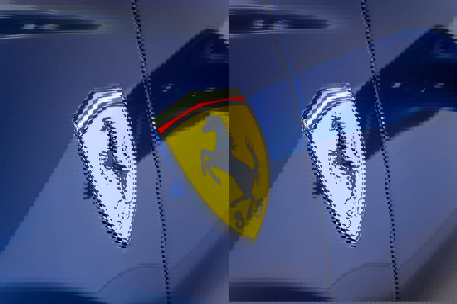 Used 2022 Ferrari SF90 Spider image 40