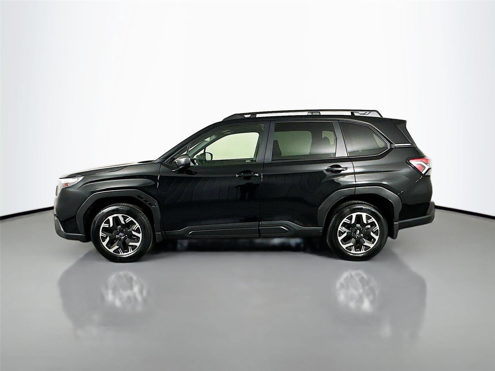 Used 2025 Subaru Forester Premium w/ Convenience Package #2 image 8