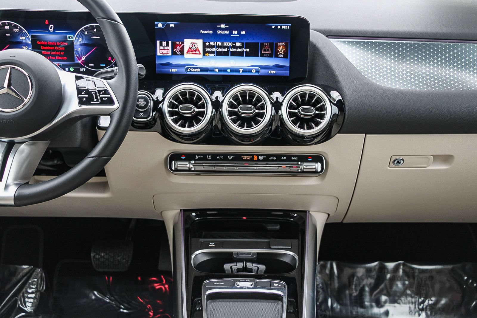 Used 2025 Mercedes-Benz GLA 250 image 13