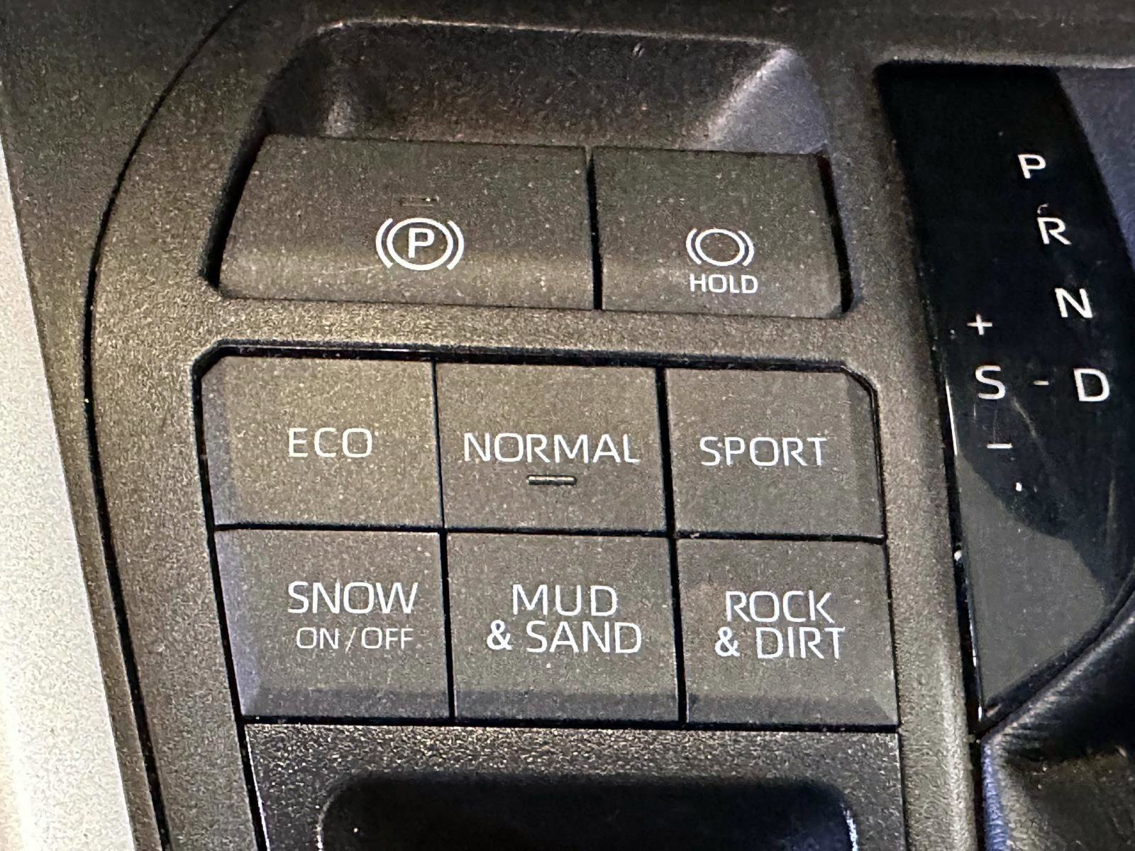 Used 2023 Toyota RAV4 LE AWD/4WD image 27