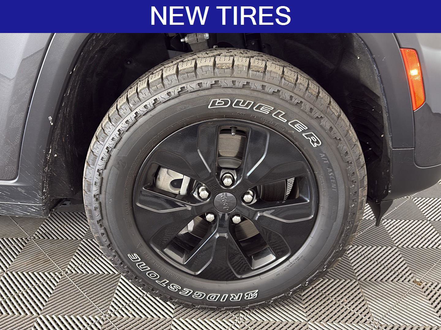 Used 2022 Jeep Grand Cherokee Limited 4xe image 12