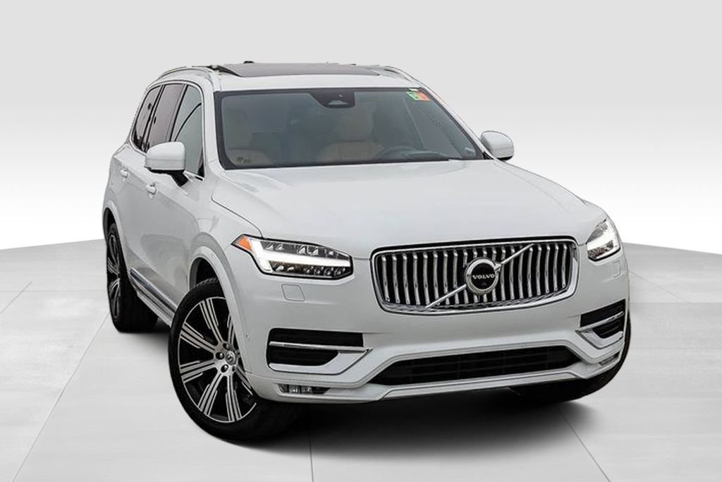 Used 2023 Volvo XC90 B6 Ultimate w/ Protection Package Premier AWD/4WD image 2