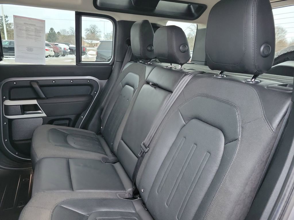 Used 2021 Land Rover Defender 110 SE image 30