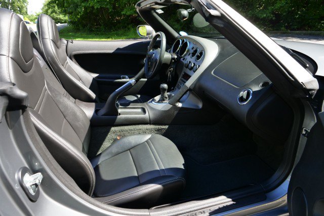 Used 2007 Pontiac Solstice Convertible w/ Premium Package RWD image 24