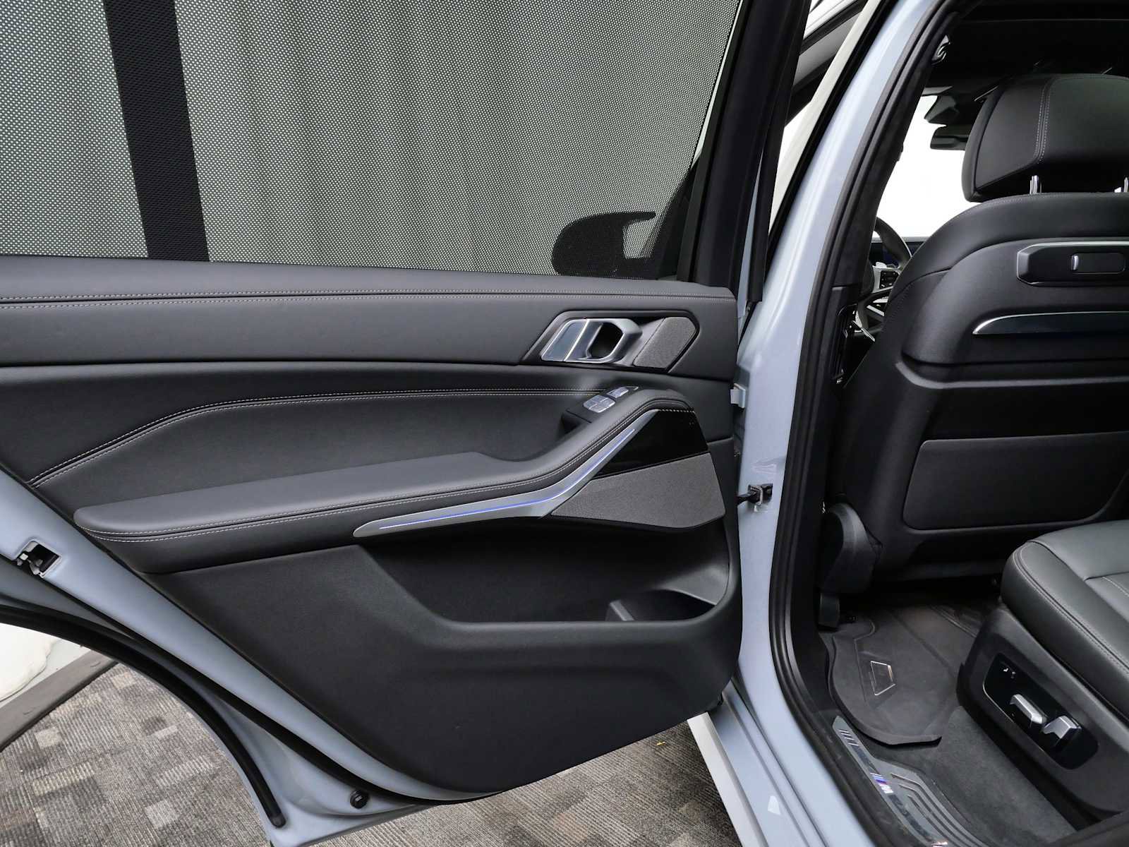 Used 2025 BMW X7 M60i image 16