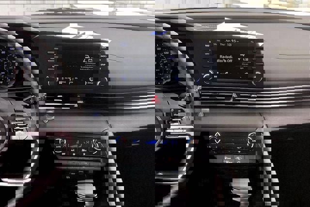 Certified 2023 Hyundai Elantra SEL image 6