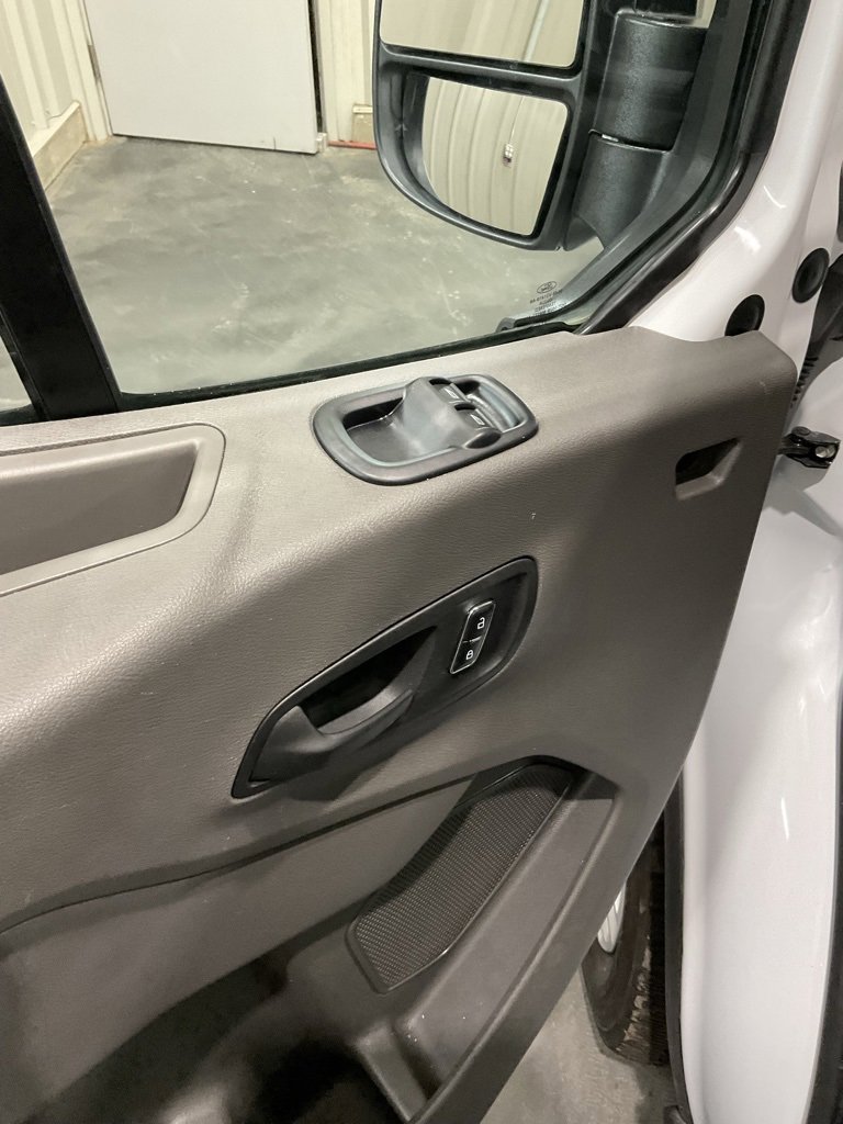 Used 2023 Ford Transit 350 XLT image 7