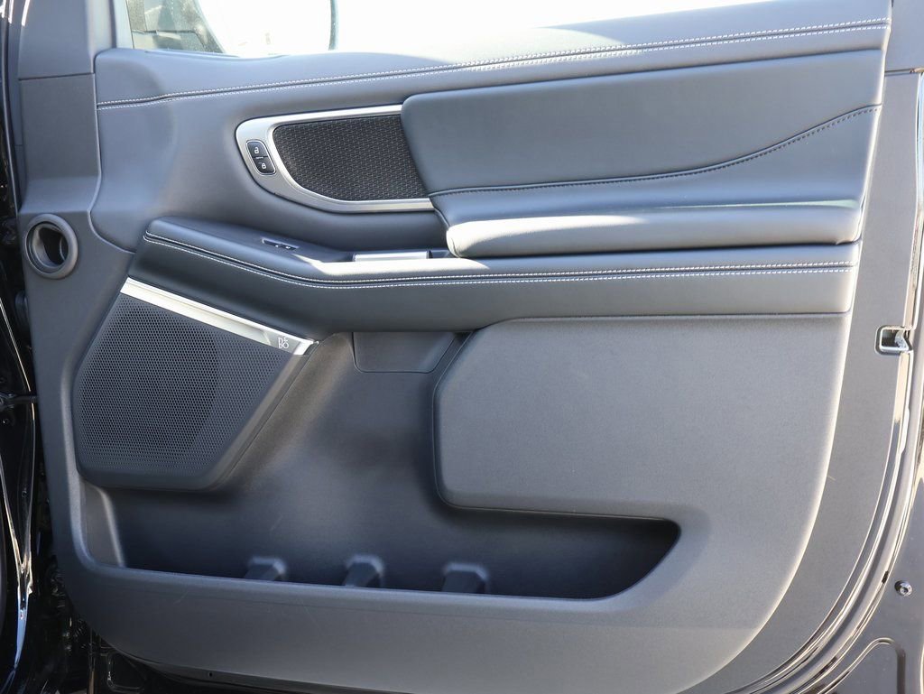 New 2025 Ford Expedition Platinum w/ Stealth Performance Package image 8