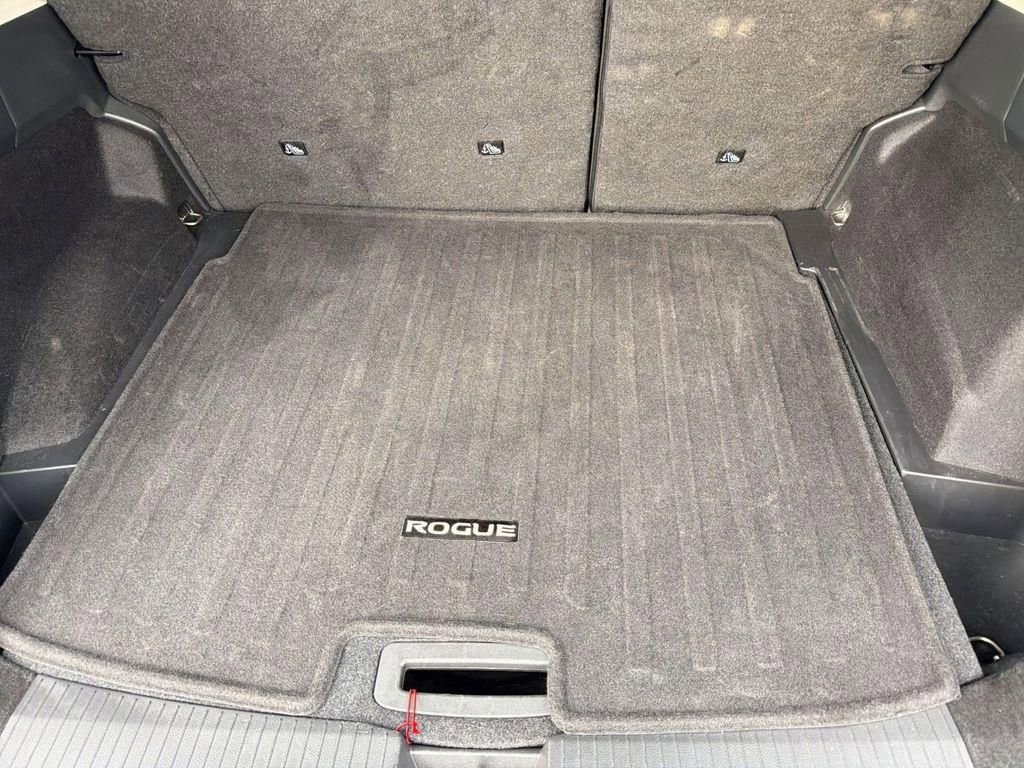 Used 2025 Nissan Rogue SV FWD image 24