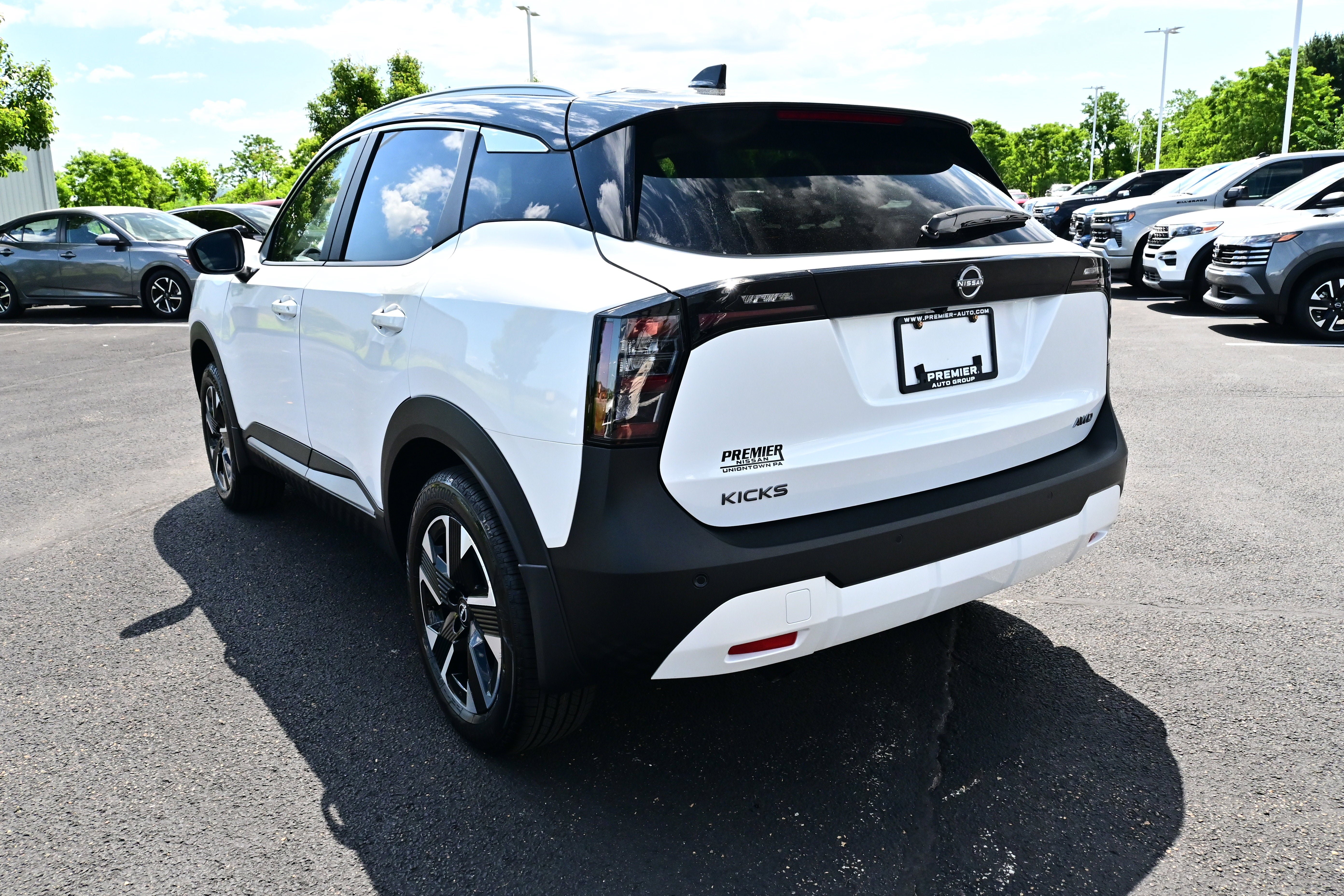 New 2026 Nissan Kicks SV w/ SV Premium Package AWD/4WD image 8