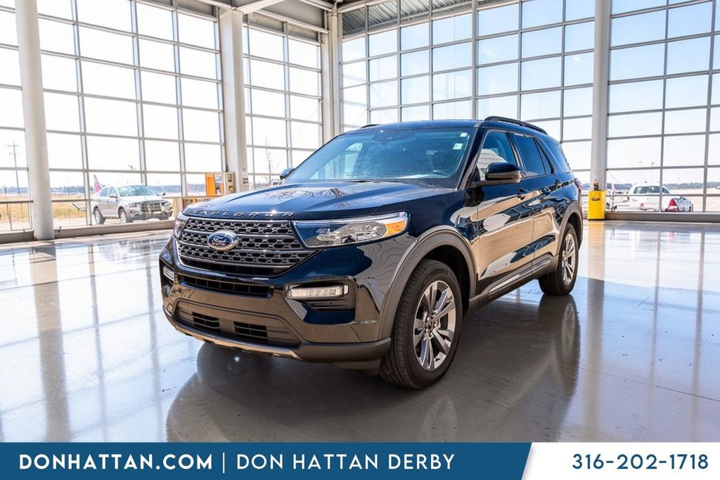 Used 2023 Ford Explorer XLT w/ Equipment Group 202A AWD/4WD image 28