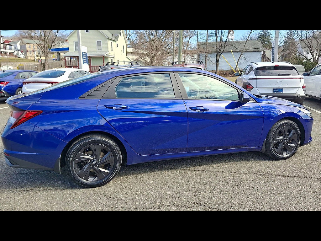 Certified 2023 Hyundai Elantra SEL image 9