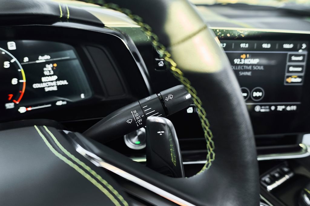 Used 2023 Chevrolet Corvette Stingray Premium Conv image 32