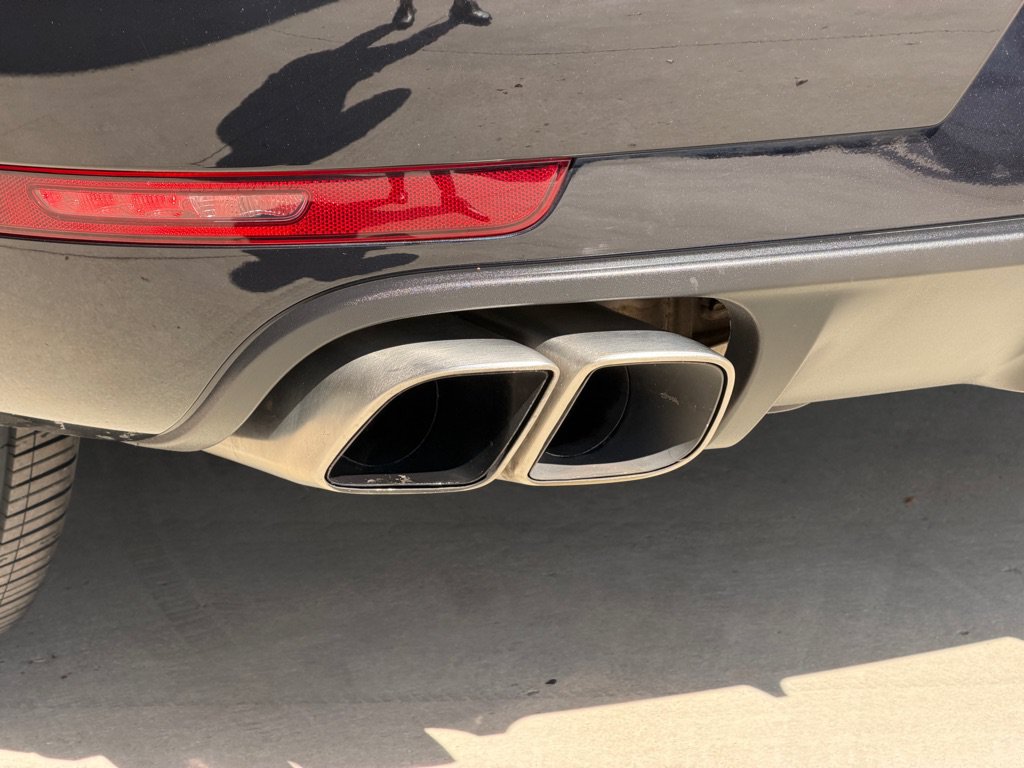Used 2016 Porsche Macan Turbo AWD/4WD image 16