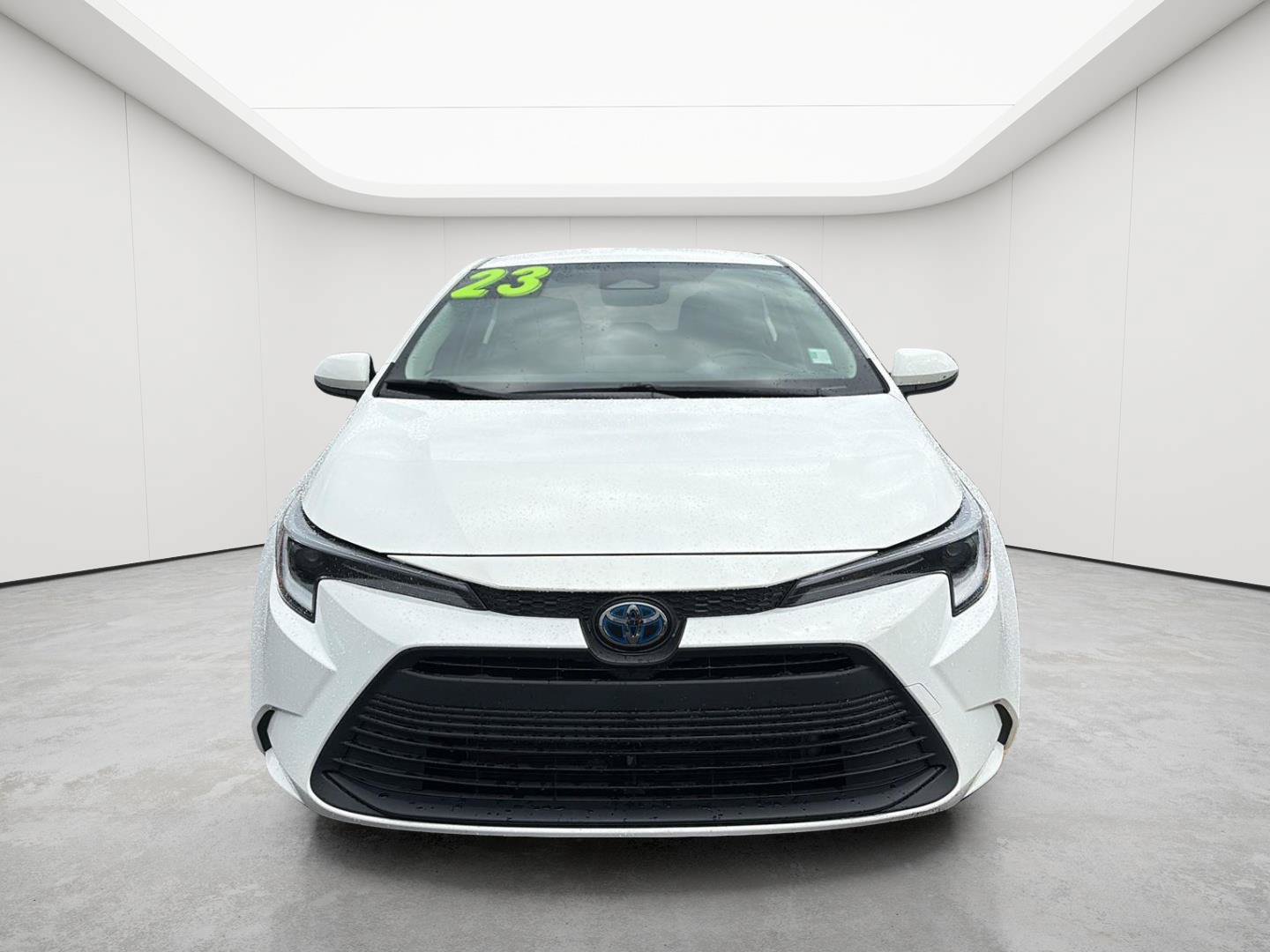 Used 2023 Toyota Corolla LE AWD/4WD image 2