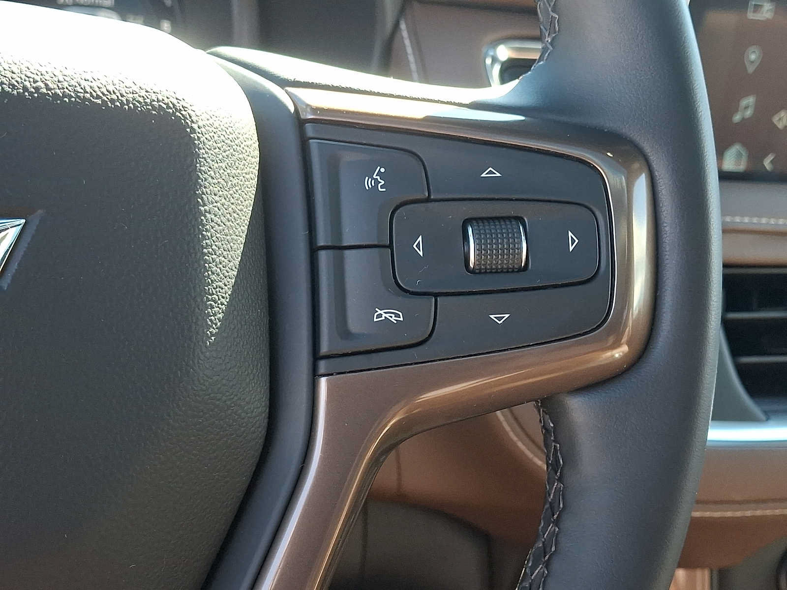 Certified 2024 Chevrolet Suburban High Country AWD/4WD image 24