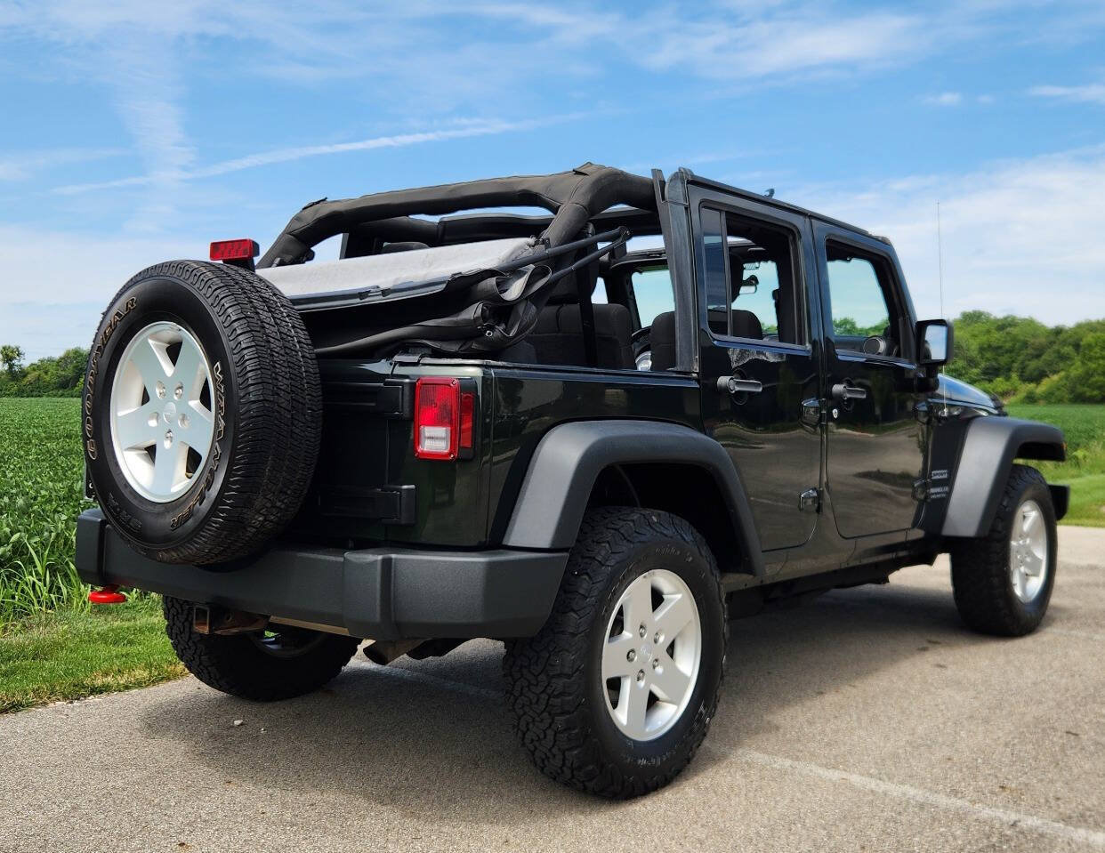 Used 2012 Jeep Wrangler Unlimited Sport AWD/4WD image 4