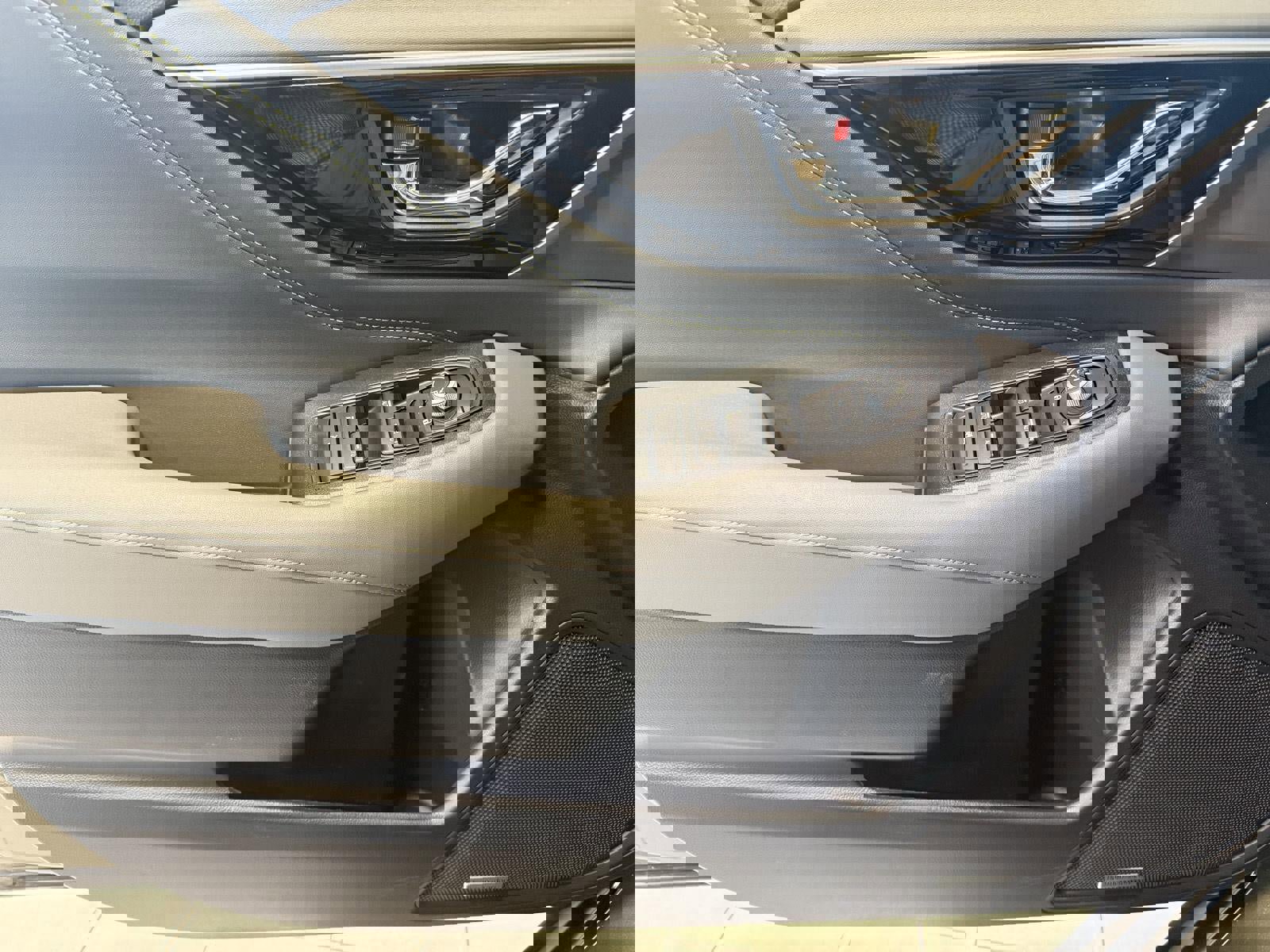 Used 2025 Subaru Outback Onyx Edition XT image 35